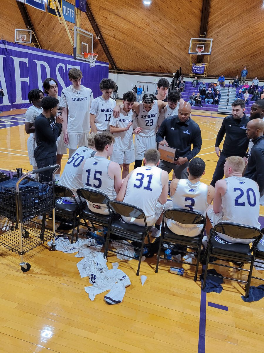 Real proud of students on @AmherstCollege Men's basketball team. Just forced an overtime against Hamilton and the referees. #Mammoths showing but heart!