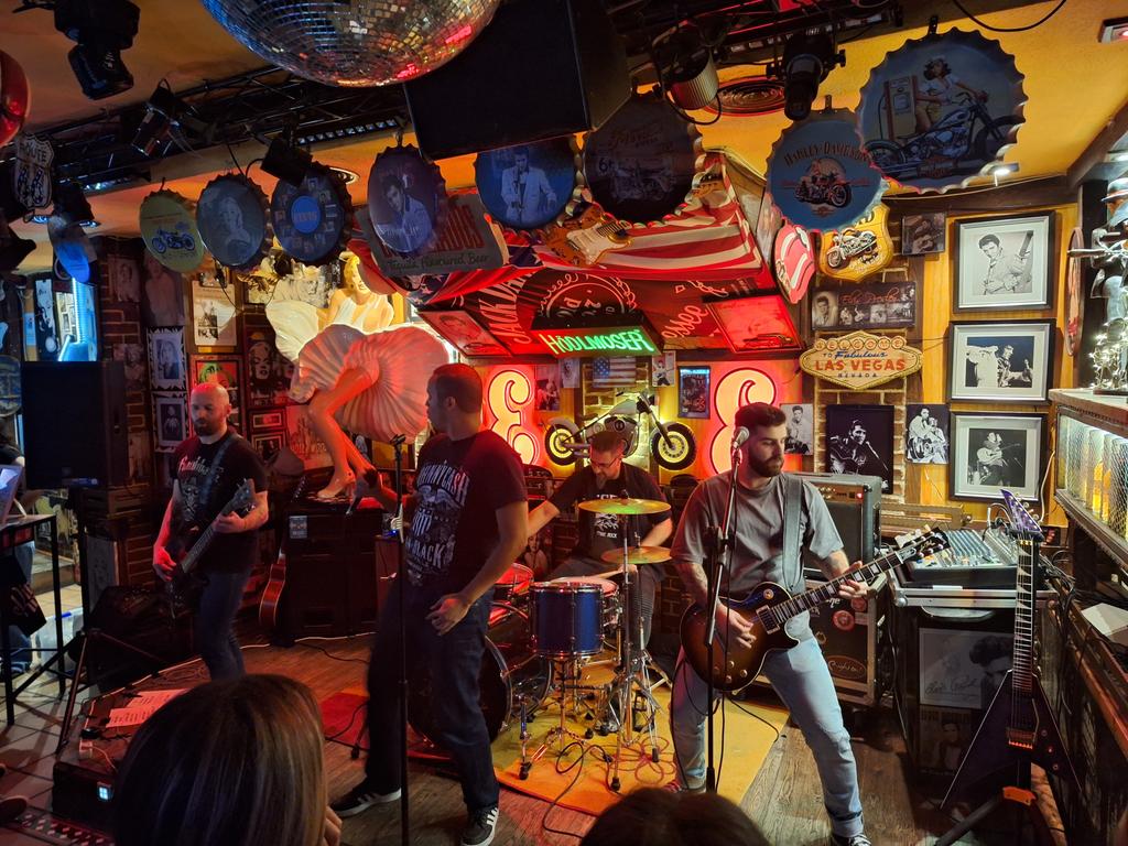 MetalGuardianes's tweet photo. #DirtyRules impartiendo su ley 🤘🔥🤘🔥 https://t.co/bDrye8onTj