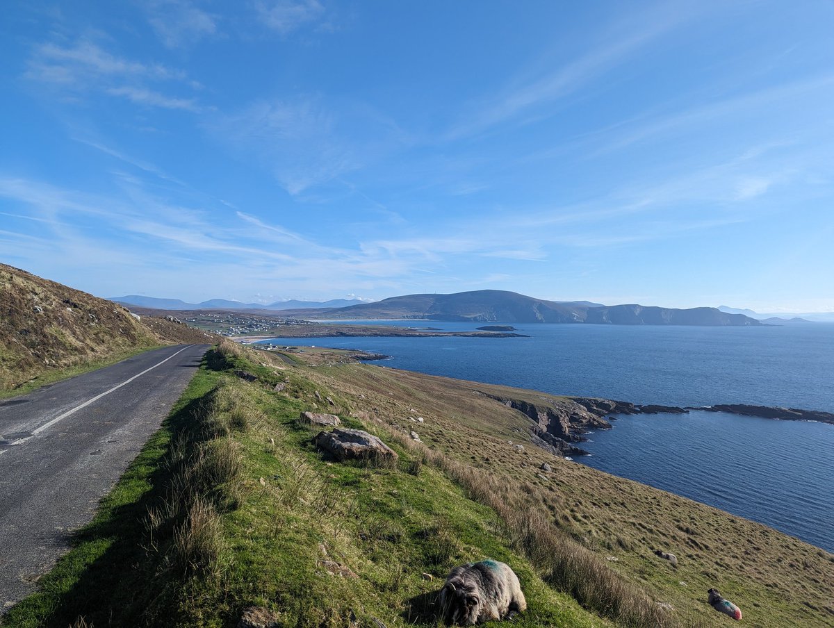 Looking back to minaun from keem, Achill, on a bright autumn day. #mayo #Ireland #country #hikingadventures #hiking #walking #clewbay