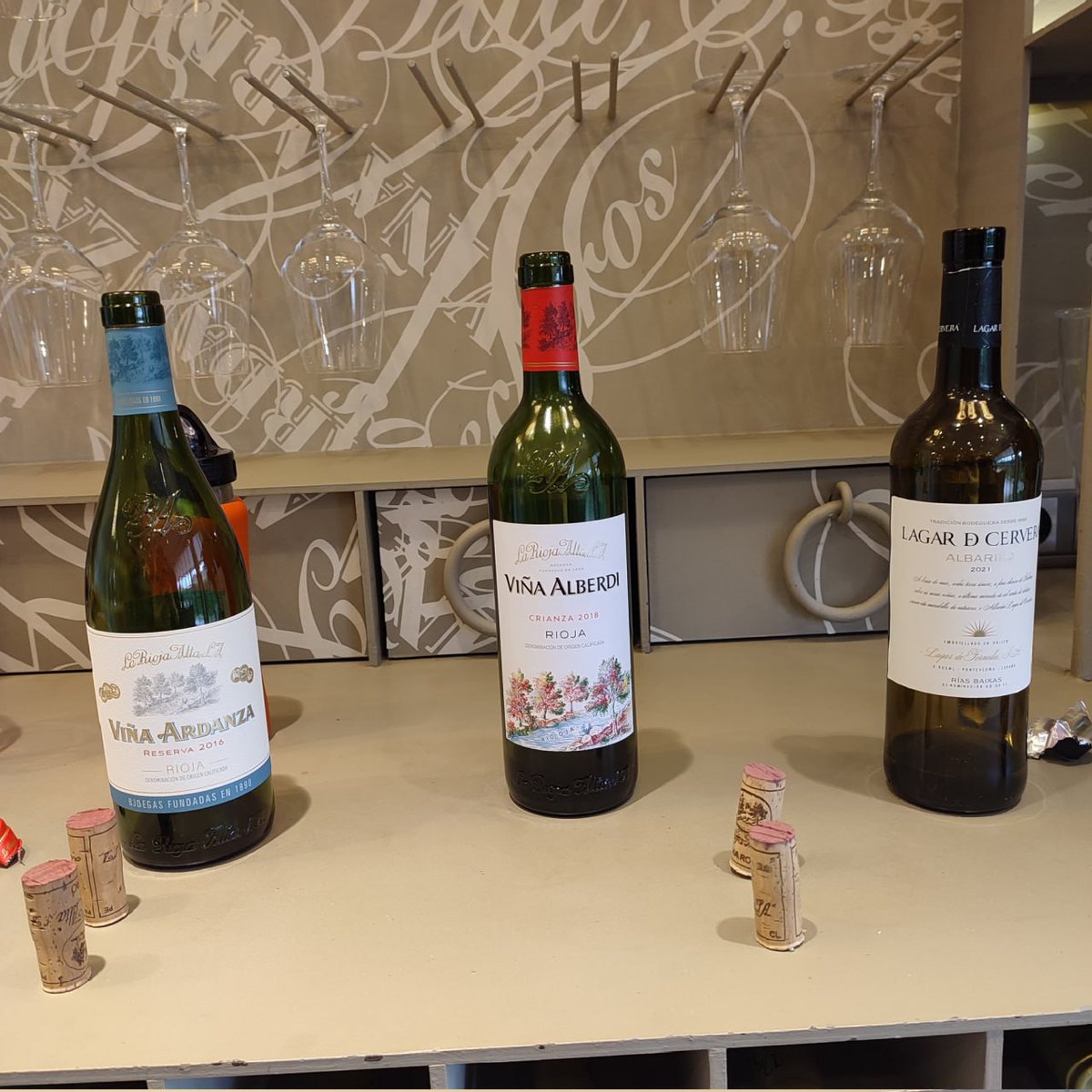 Castellare di Castellina Toscana I Sodi di S. Niccolò 2019 is our Wine Choice this week. This wine debuted in 1977. 2019 may be the best yet. 85% sangiovese &amp; 15% malvasia nera grapes. It’s complex, concentrated with blackberry &amp; spicy character. See more: jamessuckling.com/wine-tasting-r…