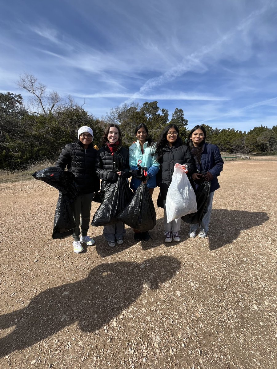 MrsChristinKey's tweet photo. First IB Day of Service was a huge success and was entirely organized and led by our students!  Days like today are why I love being an educator. @WHSIB https://t.co/kCkX5dXre7
