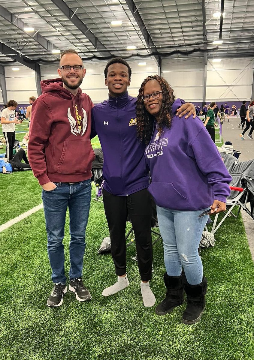 Great meet at Ashland today watching <a href="/PitcovichSydney/">Sydney Pitcovich</a> <a href="/hhartenburg13/">Hannah Hartenburg</a> <a href="/SidneySheppert/">Sidney Sheppert</a> and <a href="/brianturner04/">brianturnerfanpage2004</a> compete for their respective colleges! Great performances all around by our alumni! #SpeedKills #StrongerTogether