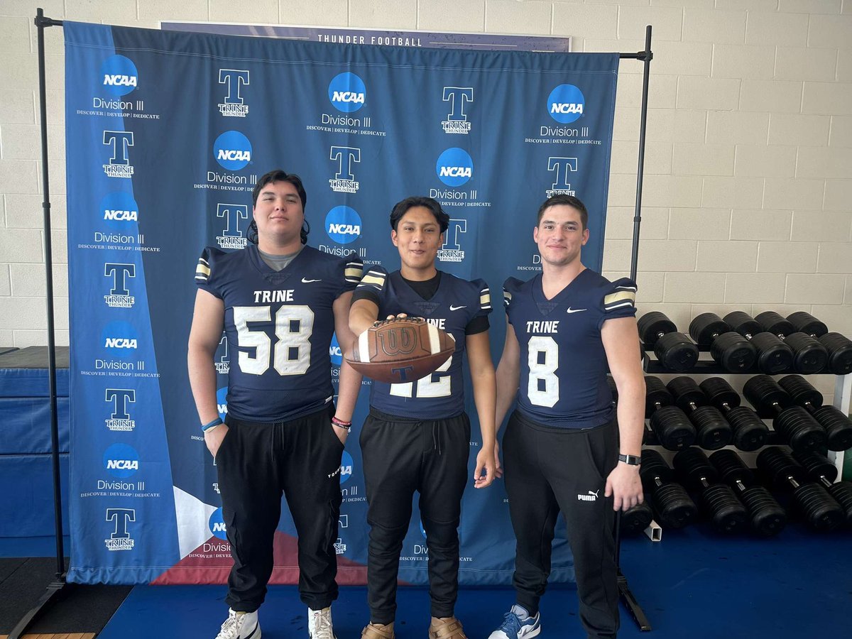 JuanBearden's tweet photo. Had an amazing time visiting @TrineThunderFB today thanks @ColtArthur @jose12JV_ @Josh_Bearden49 @LuverneFootball https://t.co/cZZEzHPRQs