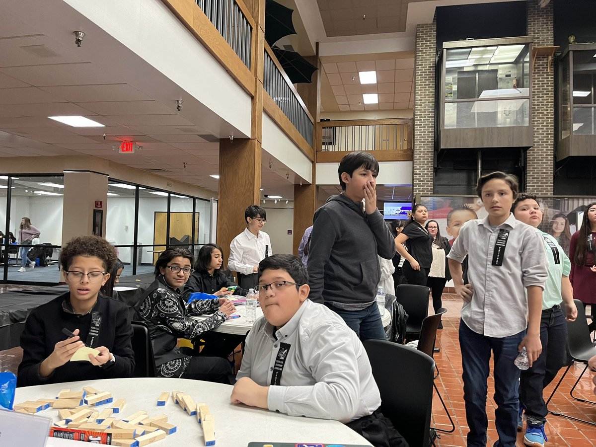 Some of our RMS Scientists relaxing between judging rounds at the YISD District Science Fair. Good luck Rebels!!🔬🧬🧪 Thank you @NPayne6th for mentoring our students. @FORtheValley_DM @CarmenChavira16 @DDsaintsELP #FORtheValley