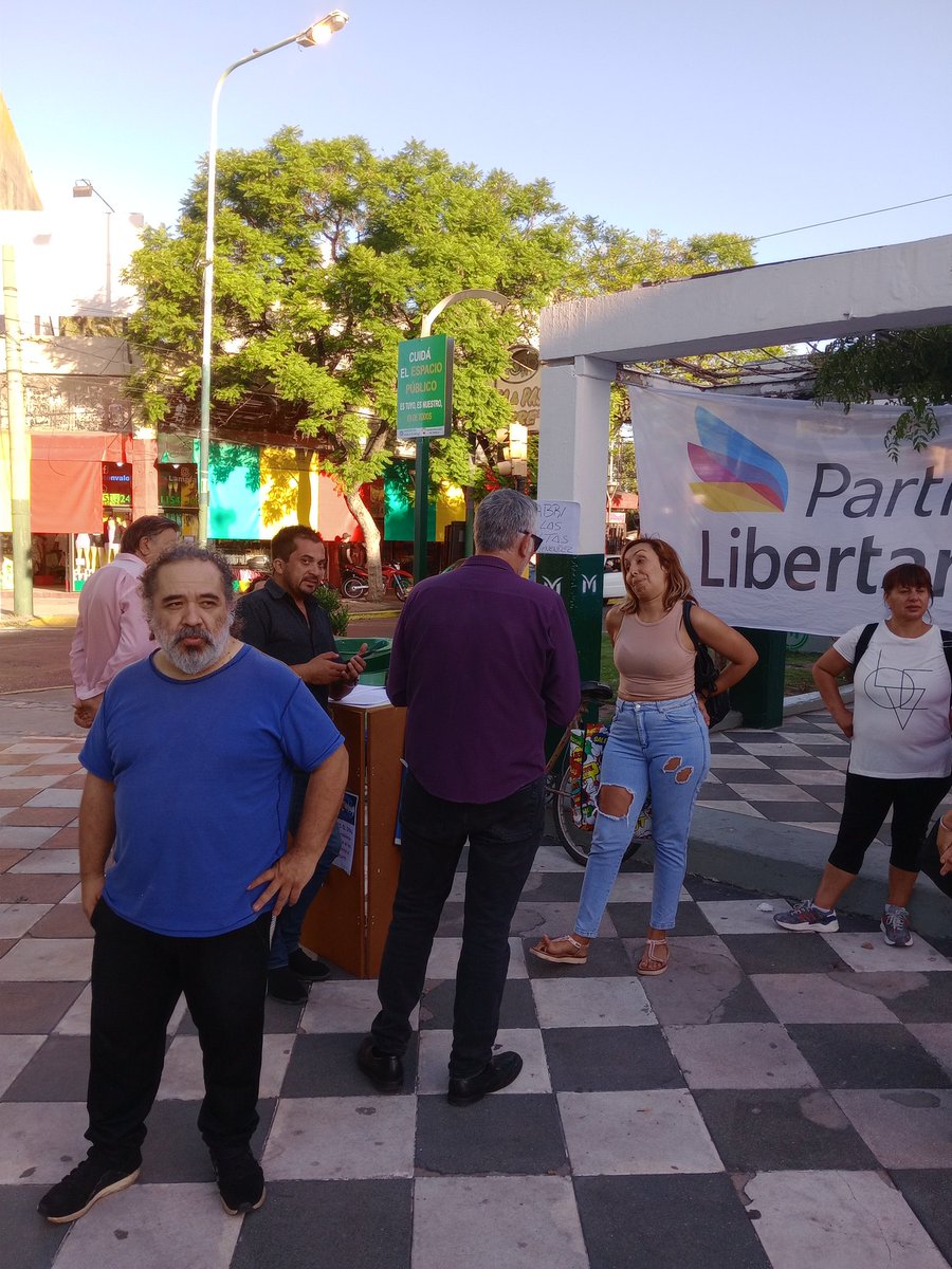 PartidoDifusion's tweet photo. Apoyando el DNU DE @JMilei  desde Merlo el @MerloPl53705 @LibertariosBA . @Gazzottilucas @mazzo_francisco @PlMardel @SarkiGarcia https://t.co/D63Zw6xH6a