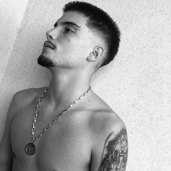 killua_eve's tweet photo. parem de fazer esse corte homens não fica bom em todos👍 https://t.co/HFumLY0cUu