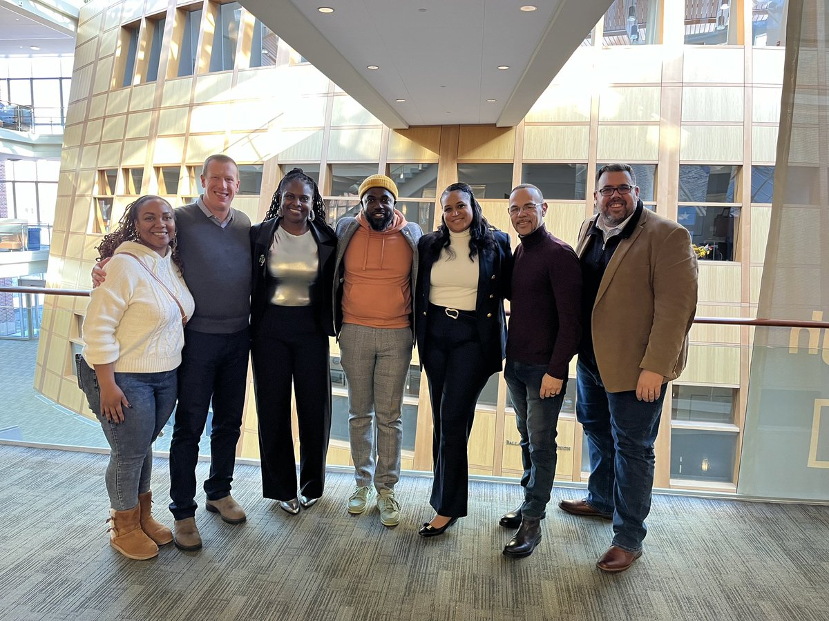 Greg_Moffitt's tweet photo. #Inspired by the innovative and powerful ideas these passionate @dcpublicschools leaders shared with our Assistsnt Principals the @msbgu Leadership &amp; Innovation Program today! #LearnGrowLEAD #LeadDCPS #GrowYourOwn

 @kedwardsNC https://t.co/xYaZSPKZIM