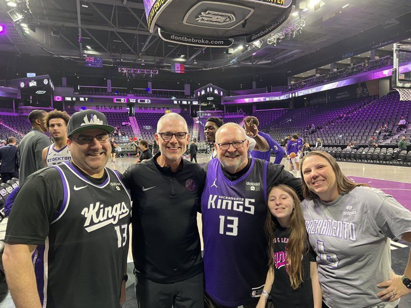 DaveLack's tweet photo. So happy to get to meet up with Pete Youngman @_petethetrainer and also catch up with our Kings fan friends @shadrack40 and @kornerkutter rooting on the @StocktonKings at their game in Vegas.

Do you recognize the photo bombers? 😂 https://t.co/nAlzrSHKuz