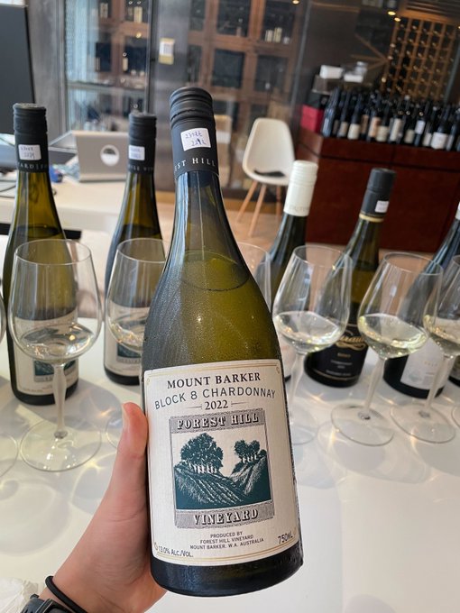 It’s the first South American cabernet franc to receive 100 points, representing not only great value but also Argentina’s unwavering dedication to producing top wines from extreme, high-altitude terroirs. Read more: jamessuckling.com/wine-tasting-r…