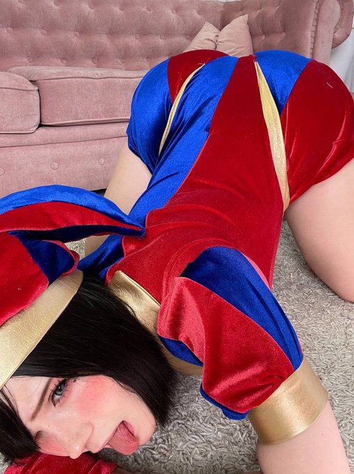 What's her name? wrong answers only 👀✨ https://t.co/zd0wJ5mkRN