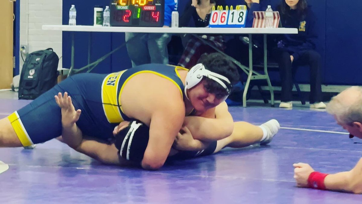 dambrosio_8020's tweet photo. Another 3-1 day on the mat.
@DomenicoD16 @EHavenAthletics
@UMichAthletics
Hard work pays off
#yellowjack #hwt https://t.co/epXch71JEo