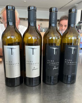 Castellare di Castellina Toscana I Sodi di S. Niccolò 2019 is our Wine Choice this week. This wine debuted in 1977. 2019 may be the best yet. 85% sangiovese &amp; 15% malvasia nera grapes. It’s complex, concentrated with blackberry &amp; spicy character. See more: jamessuckling.com/wine-tasting-r…