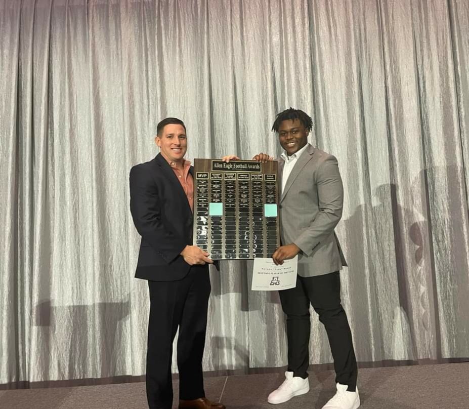 Honored to be added to Allen history as Defensive MVP! Thank you to all who have contributed to the production of the Allen football banquet!🅰️🆙️ @alleneaglesfb @AllenEaglesTDC @Allen_ISD