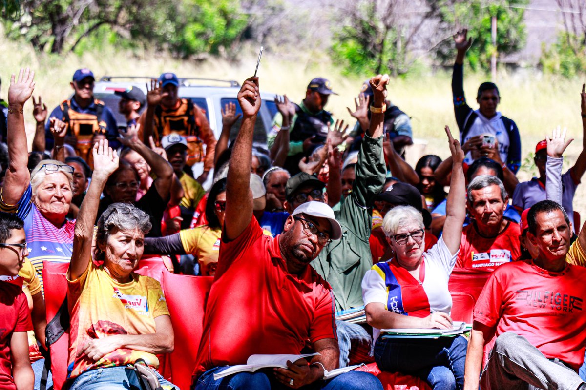 #20Ene Desde el municipio #Mariño, hemos sostenido una extraordinaria jornada de análisis y reflexión enmarcada en el Mensaje Anual a la Nación de nuestro presidente <a href="/NicolasMaduro/">Nicolás Maduro</a>. Tenemos la ruta para avanzar en colectivo hacia nuevas victorias #TerritorioSoberanoYSeguro