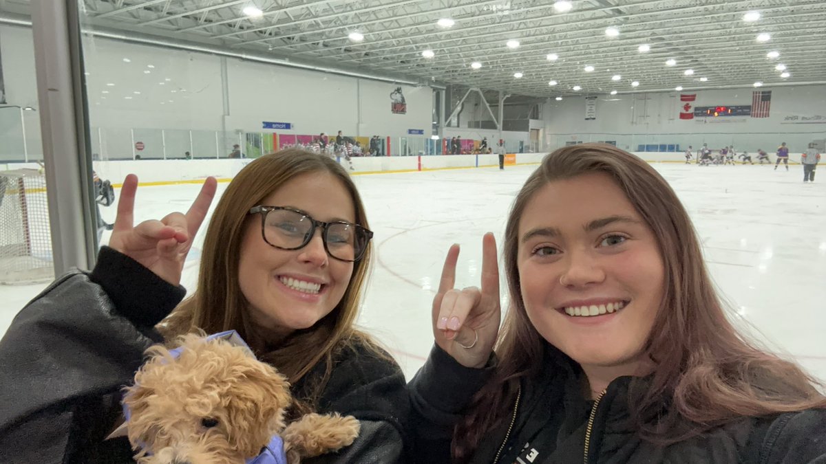 Skated on over to cheer on our <a href="/NIUHockey/">NIU Hockey</a> friends! 🏒⛸️ <a href="/NIUSoftball/">NIU Softball</a> <a href="/husk_experience/">Huskie Experience</a>