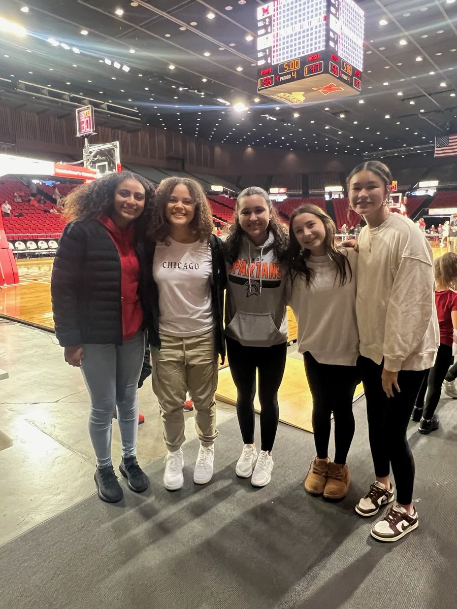 Great fun with some of the B2E Jr high girls at <a href="/MiamiOH_WBB/">Miami University WBB</a>  today