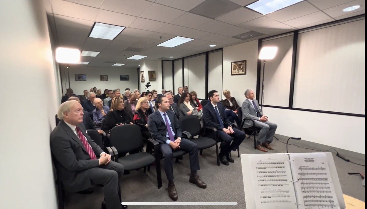 azconsulatela's tweet photo. A commemorative ceremony of "Black January of 1990: Azerbaijan's path to freedom" was held at the Consulate General of #Azerbaijan in Los Angeles on the next anniversary of the January 20, 1990 tragedy.
#BlackJanuary #January20 #PathtoFreedom https://t.co/EBwKBz2ybf