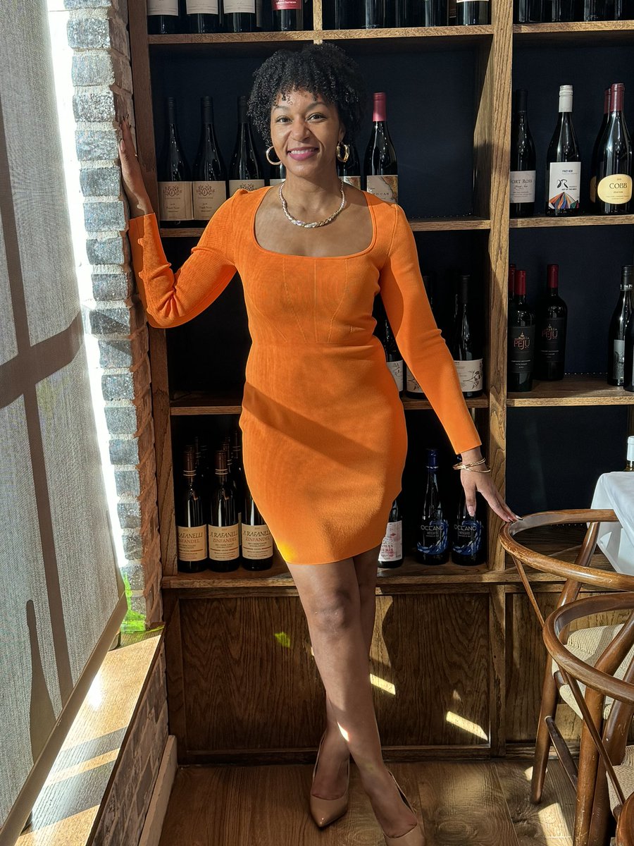 CheFos82's tweet image. $14 dresses be like #idontmiss. #orangedreamsickle #42