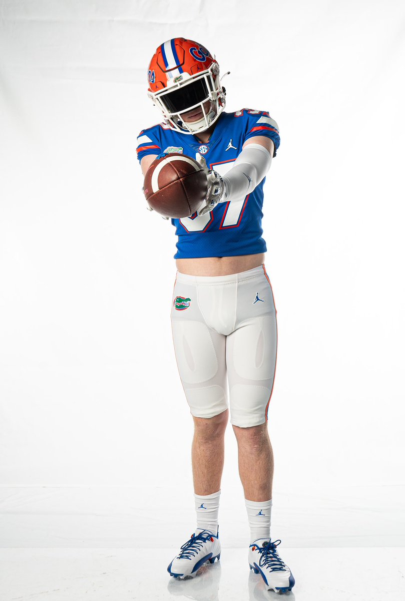 Great day down in the swamp thank you <a href="/alextloytty/">Alex Loytty</a> <a href="/_CoachBTaylor/">Coach Brandon Taylor</a> and <a href="/GatorsFB/">Florida Gators Football</a> for the amazing hospitality.🐊🔴⚫️ 
<a href="/trlong02/">Ty Long</a> <a href="/kohlskicking/">Kohl's Kicking Camps</a> <a href="/247recruiting/">247Sports Recruiting</a> <a href="/AL7Afootball/">Alabama7AFootball</a> <a href="/recruitwarriors/">Thompson Recruiting</a> <a href="/coachmarkf/">Mark Freeman</a> @tophskickers <a href="/kohlshighlights/">Kicking, Punting, Long Snapping Highlights</a> <a href="/ross_newton/">Ross Newton</a> <a href="/coach_Radke/">Luke Radke</a>