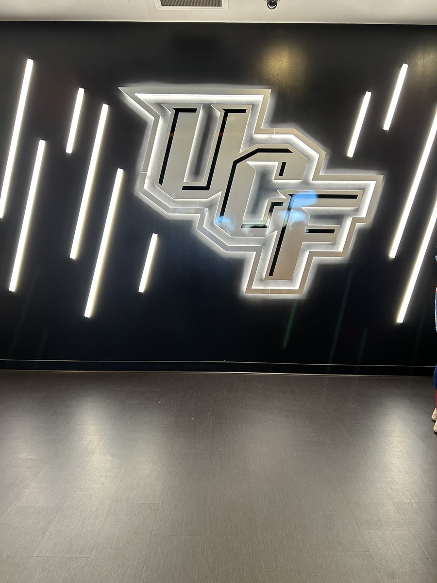 25_camryn's tweet photo. Thank you @UCF_Softball for having me at camp the past 2 days. I learned a lot of new things that I can apply in the future⚔️ @CoachBallMalone @Becca_Mueller01 @jenn_salling https://t.co/ZAUFzXCMBo