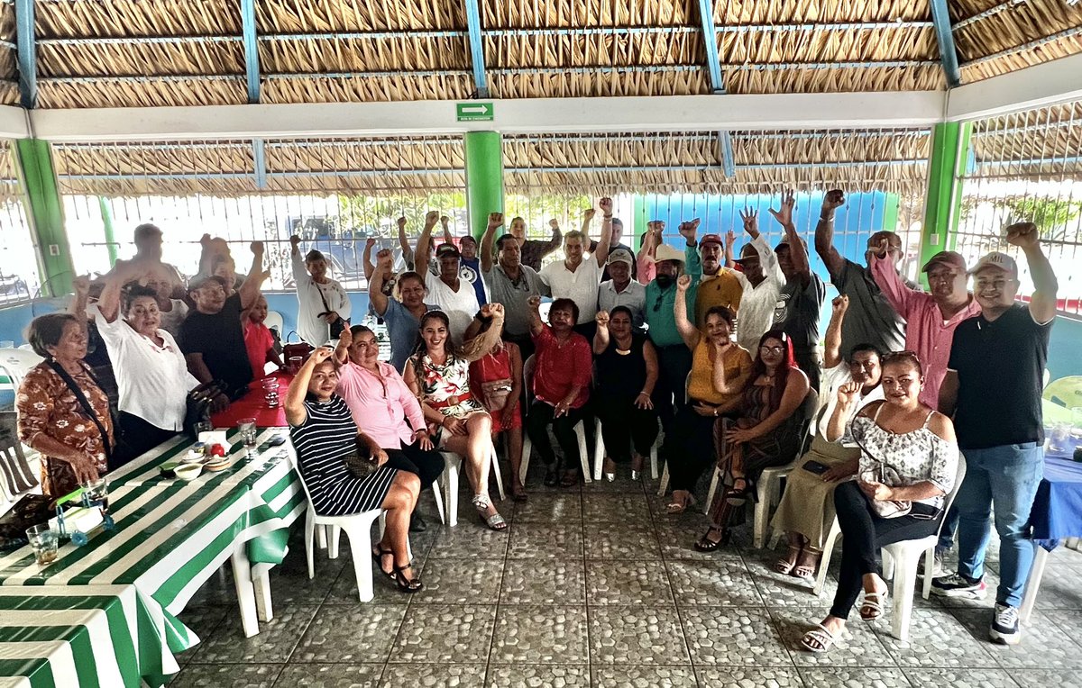 yamilmelgar's tweet photo. Me dio mucho gusto saludar a amigas y amigos de diferentes ejidos de la zona baja de nuestro querido Tapachula.
Seguimos escuchando de cerca a la ciudadanía. ¡Ánimo! https://t.co/j4rTtAOpDQ
