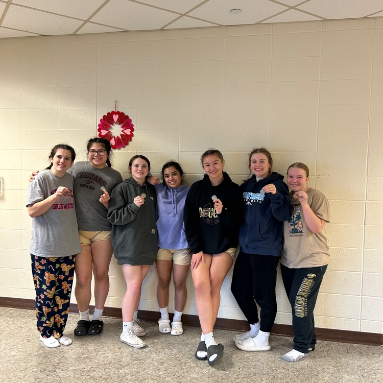 lyonsdecatur's tweet photo. Oakland tournament today! So good to be back on the mat. 

Individual: 
🥇 Alizabeth and Evelyn 
🥈 JaeLeigh, Kennedy, &amp; Sid
🥉 Ashlynn
4th Izzy &amp; Sierra

Team:
🥉🤩 https://t.co/cAjTRgcsYL