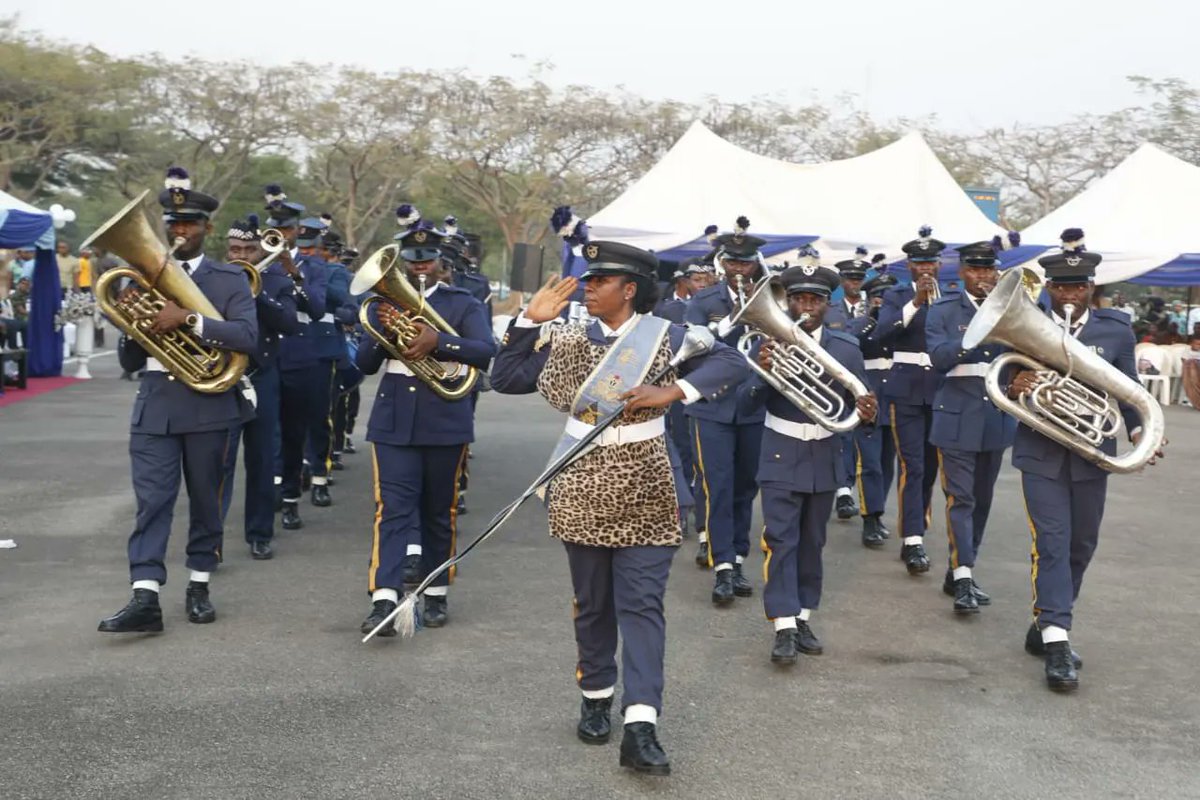 NigAirForce's tweet photo. Highlighting Nigeria's rich cultural diversity! Today, 20 Jan 24, @NigAirForce Bases nationwide celebrated the 2023 BASA, reinforcing the strength of our cultural diversity. Kudos to @NigAirForce and Nigeria as a whole! #CulturalHeritage https://t.co/JfbMHuxcFt