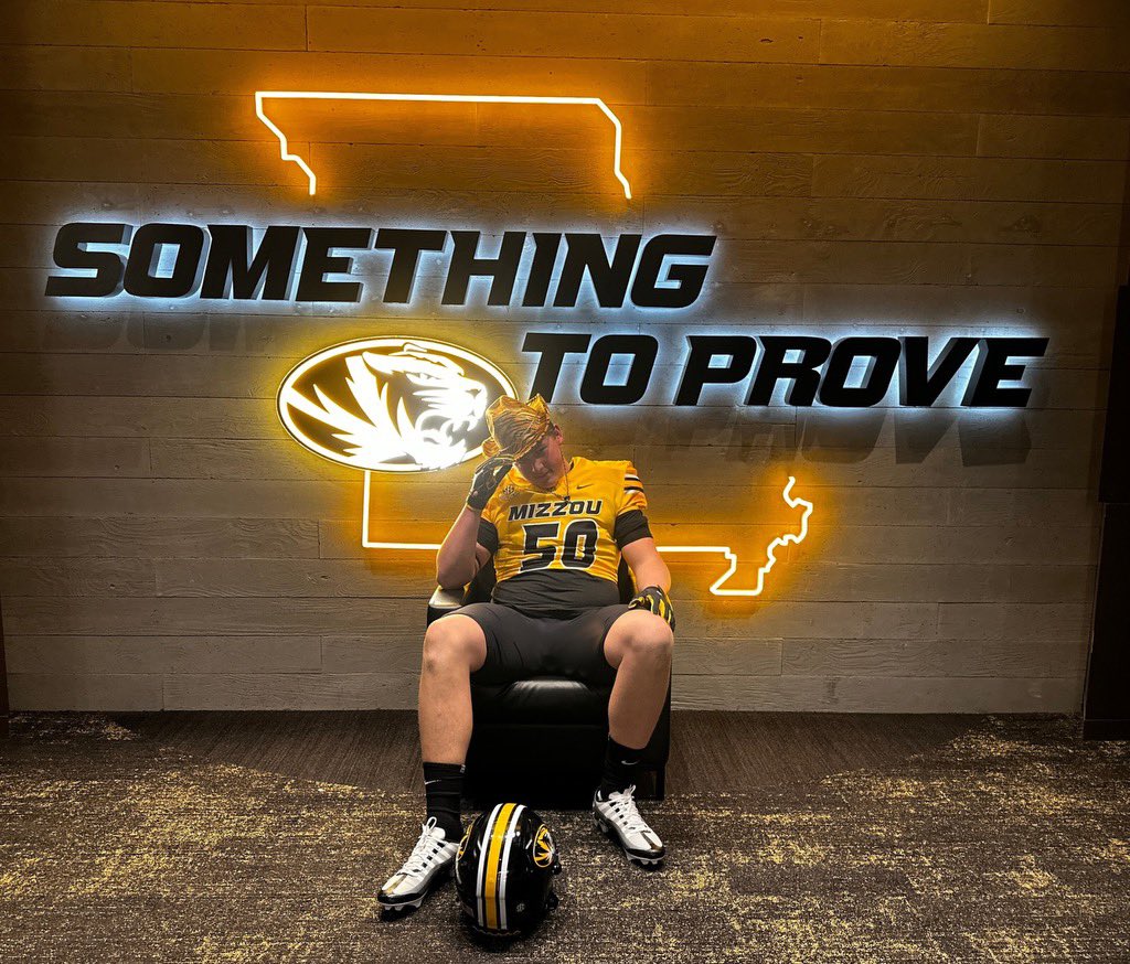 Wittvh50's tweet photo. Enjoyed my trip to Mizzou! Thank you @BIGboehmTHEORY and @SantanaMcKnight for the invite to the junior day! #mizzou #zoulive25 https://t.co/zE5ljMkeyJ