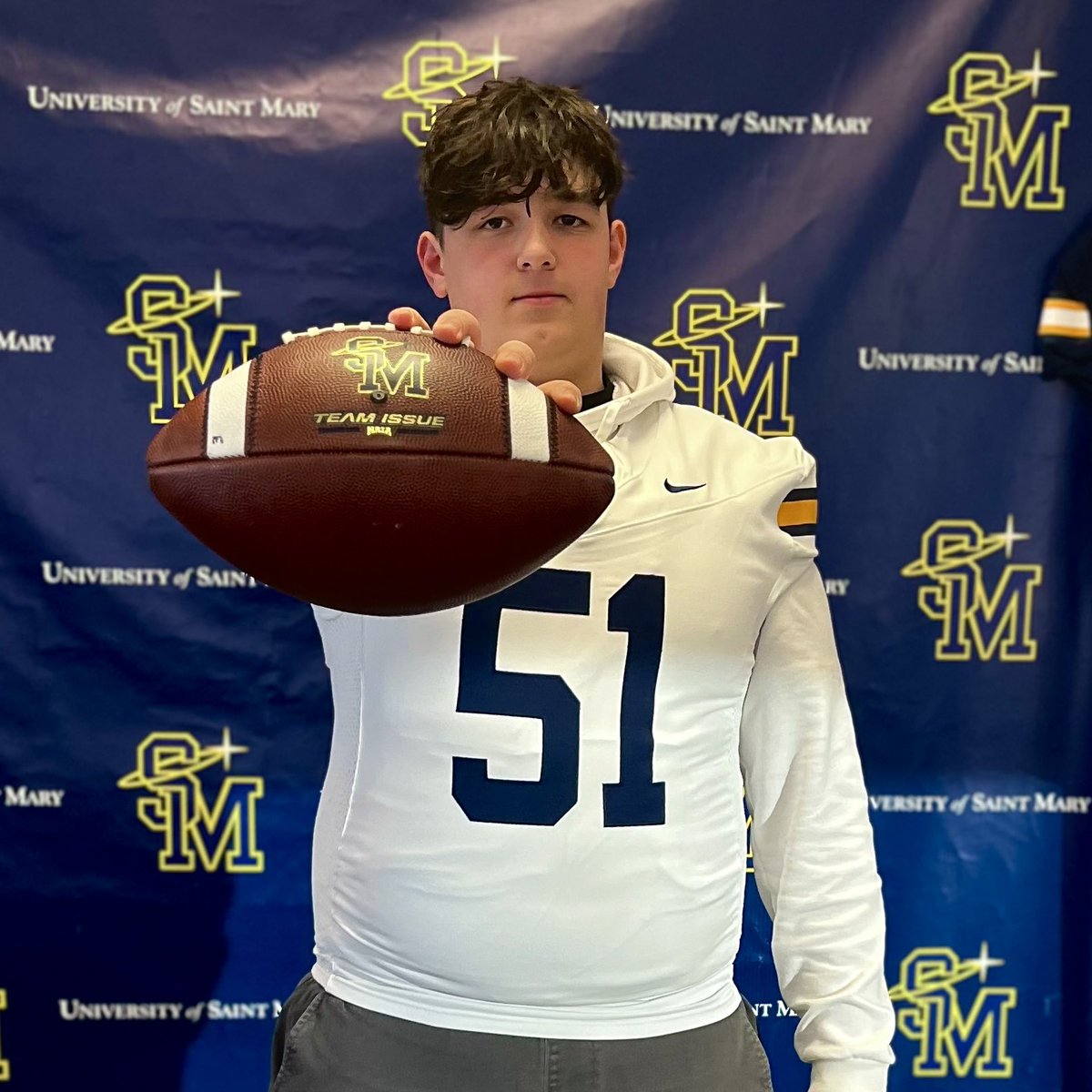 Had a great visit at The University of Saint Mary’s <a href="/Spire_Football/">Spire Football</a> thank you <a href="/taycalvert/">Taylor Calvert</a> for having me