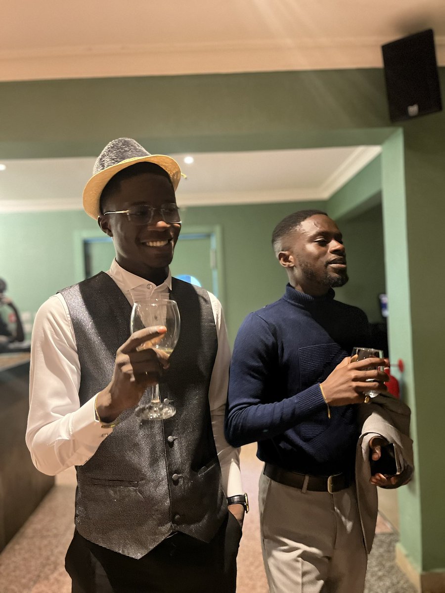 voAmponsah's tweet image. Never above, never below, always beside each other. A journey with unwavering unity and shared strength. 
#TogetherAlways
#Friends