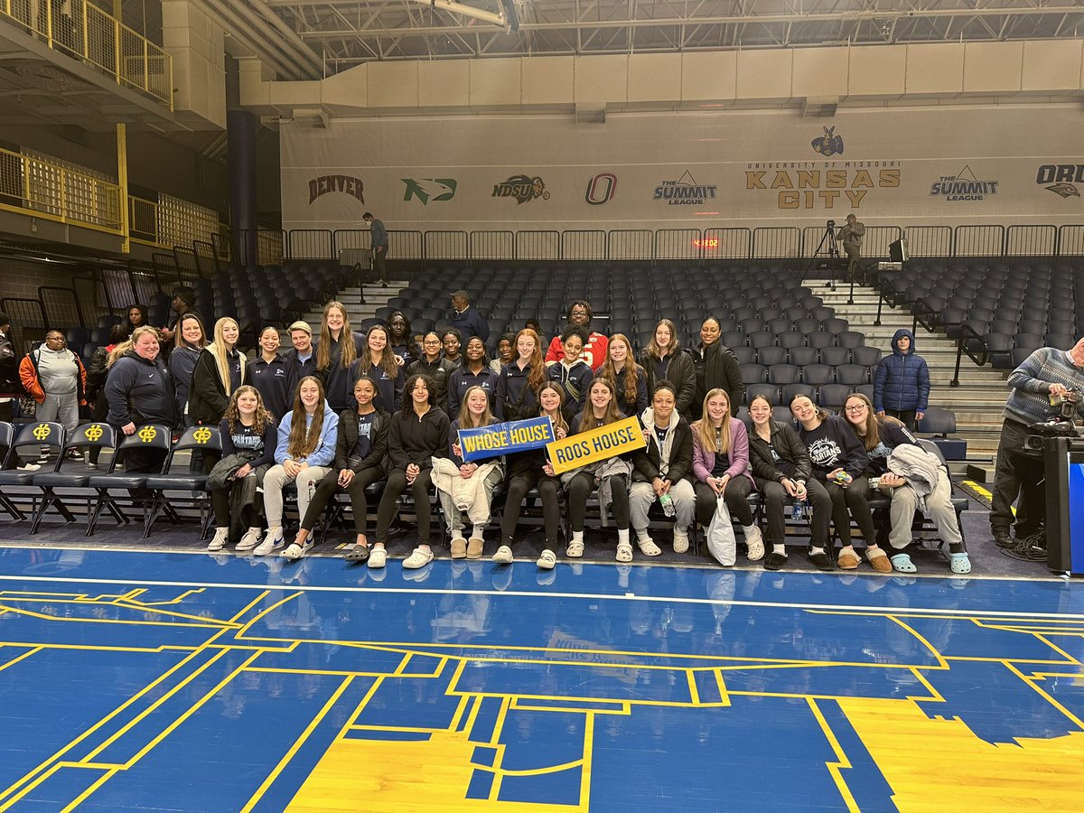 Special thank you to the UMKC Lady Roos for allowing our teams to come cheer them on! Great job on the victory!#teambonding #girlsbasketball #AntiochMS #OakParkOakies #basketballFamily