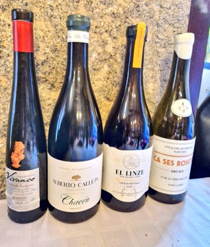 The JamesSuckling.com Top 100 Wines of Australia 2023 showcases the country's diverse terroirs &amp; dedicated winemakers crafting elegant, balanced bottlings far removed from the high-extraction, concentrated styles of the past.