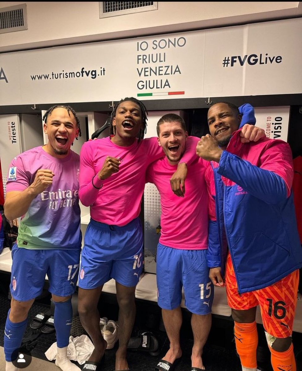 Anto_Cap_'s tweet photo. E con le parole di Adli buonanotte ♥️🖤.

Questo gruppo è un capolavoro. https://t.co/QssFJbVxh9