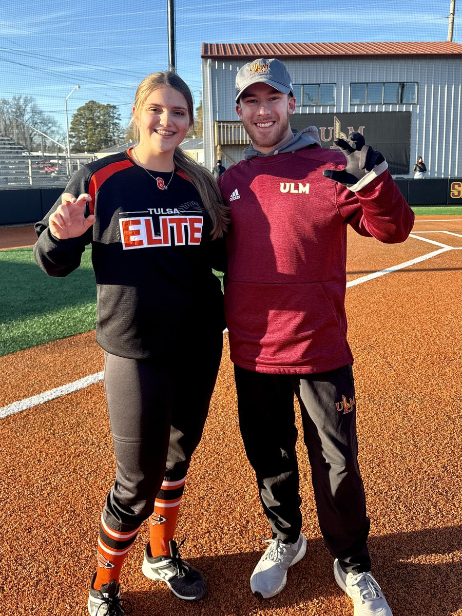 Another great camp this weekend at ULM! The energy from the players and coaches really made it an enjoyable and fun camp! #BeElite #mac2027 @molly_fichtner @da_shipley99 @leawodach @paul_miklovic @ULM_Softball @TulsaElite08 @TulsaEliteSB