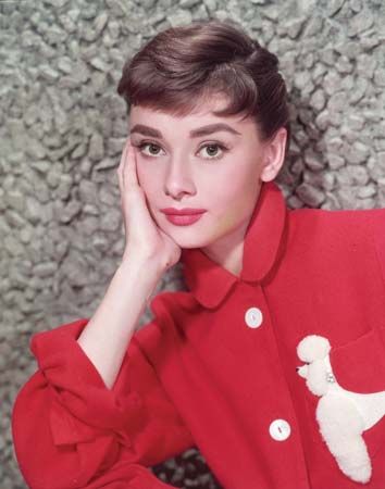 British entertainer #AudreyHepburn died from cancer #onthisday in 1993. #trivia #RomanHoliday #style #beauty