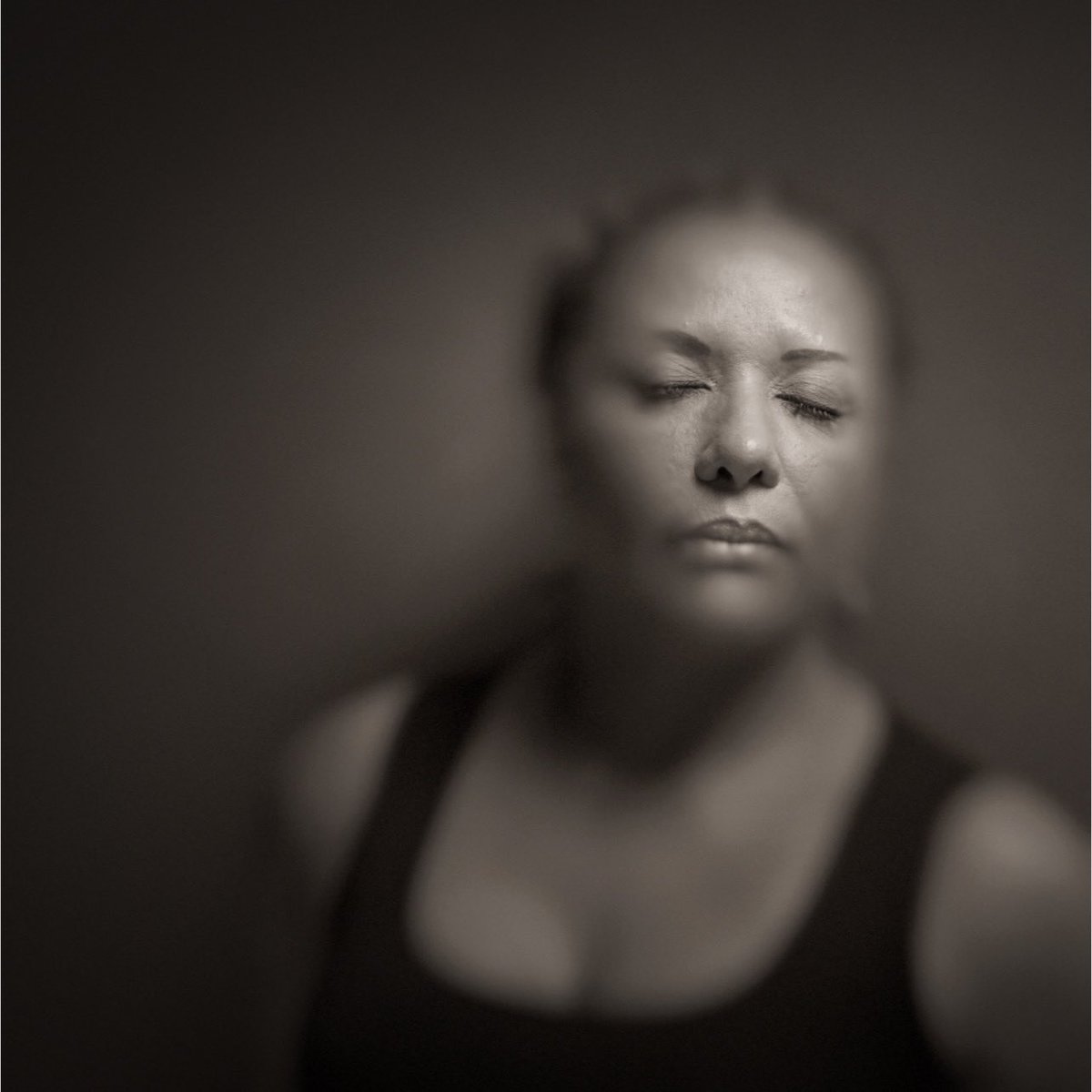 _carlosduque's tweet photo. Este retrato de Piedad Córdoba hace parte de mi exposición “Meditantes” 2012 en la que 100 personalidades de la vida pública colombiana aparecen con los ojos cerrados. Piedad no morirá. https://t.co/fRiTUAZqkl