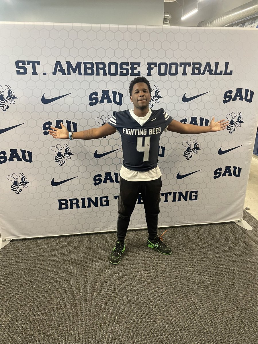 I wanna thank @FightingBeesFB for the official visit. Enjoyed the tour and the great talk with @FillippSAU Go Fighting Bees