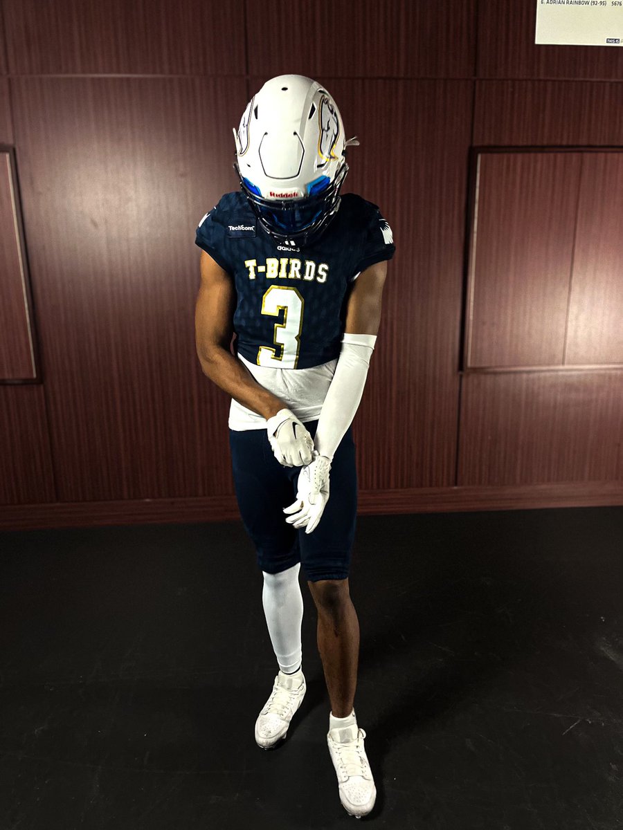 After a great conversation with <a href="/ShoWill33/">Shomari Williams</a> , I’m blessed to have receive an offer from The University Of British Colombia! 

<a href="/730scouting/">730 Scouting</a> 
<a href="/MVPFA2016/">MVP FOOTBALL ACADEMY🇨🇦</a> 
<a href="/onhsfball/">ONHSFBALL</a>