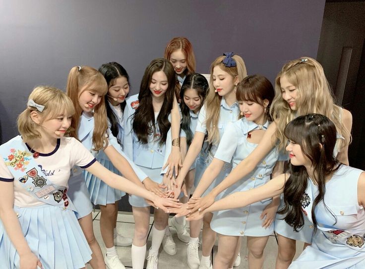 CherryBulletBR's tweet photo. Feliz 5 anos, meus amores! Amo vocês infinitamente 🤍 Até o fim, final feliz ❤️

#5TILLWithCherryBullet #우리의_겨울별들과_함께한_5년 
#CherryBullet_5th_Anniversary @cherrybullet https://t.co/45obvAEgZH