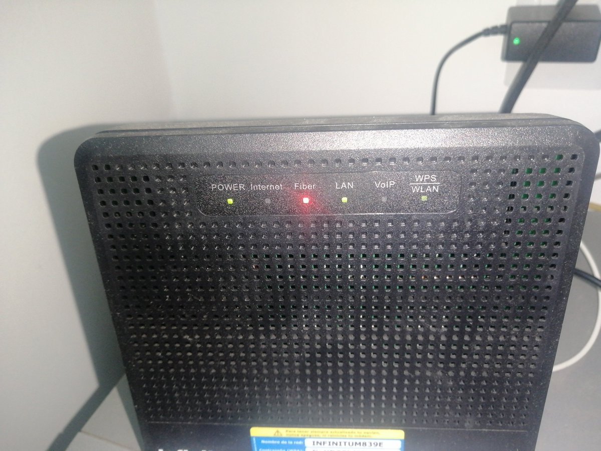 djnorvak's tweet photo. @TelmexSoluciona desde las 13 pm que no tengo Internet ni linea telefónica https://t.co/WR1G3zbwSE