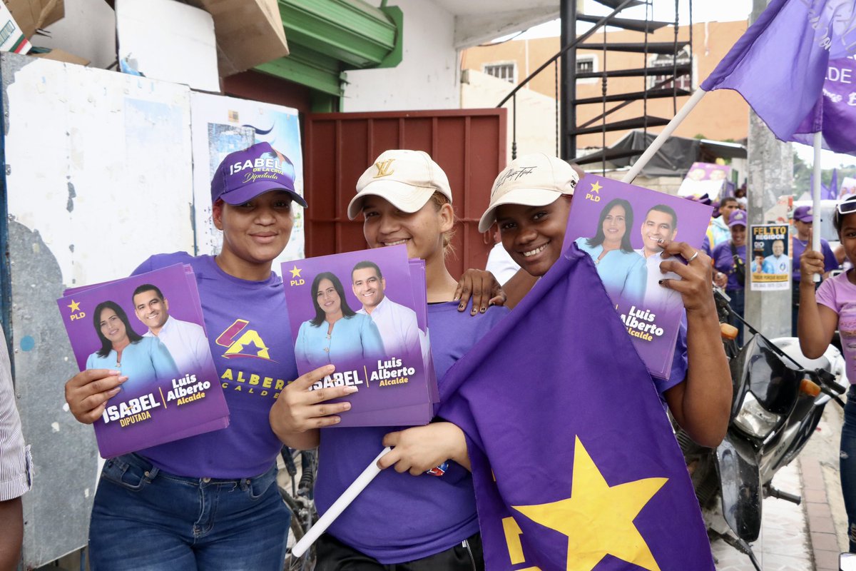 JuventudAlberto's tweet photo. Los jóvenes se integran a la causa de la esperanza, por el rescate de #SDE junto a nuestro próximo alcalde @AlbertoTejeda_ 💜✌🏻

#LuisAlbertoSDE⭐️
#UnGerentePaQueResuelva💜 https://t.co/M35ft1Ya03