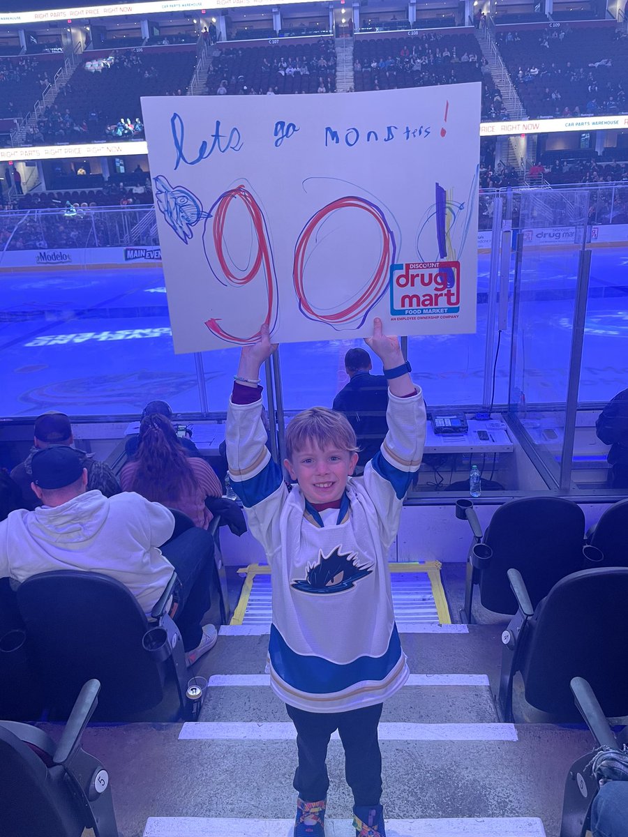 KorianneKrill's tweet photo. Letβs go Monsters!!!! @monstershockey #lighttheland #featherthedepths @Hockey_Geauga https://t.co/SmshfNIWr1