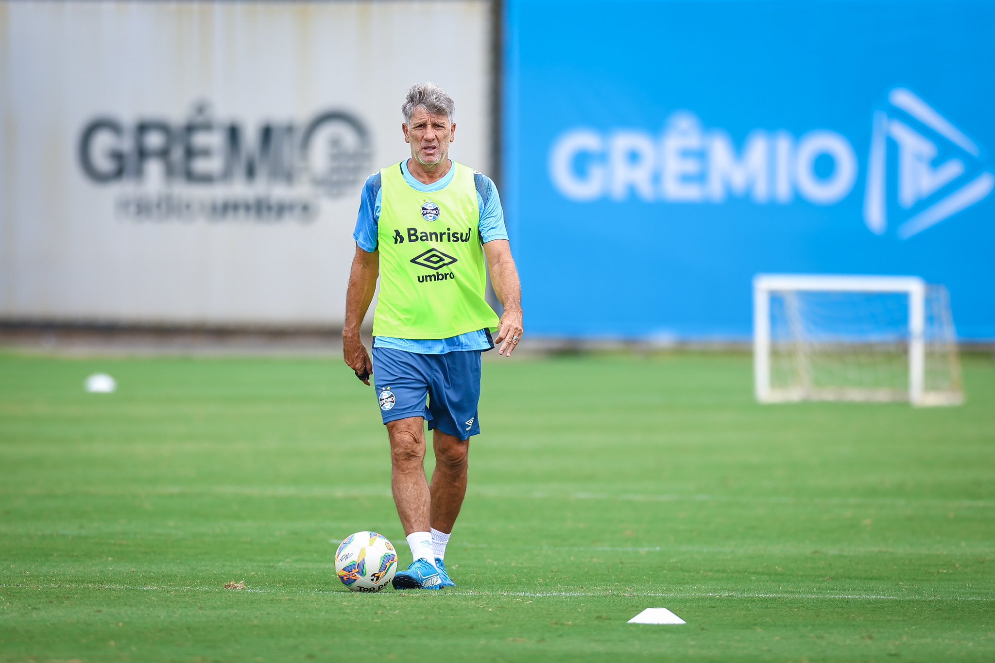 Tricolor escalado para o jogo contra o Juventude