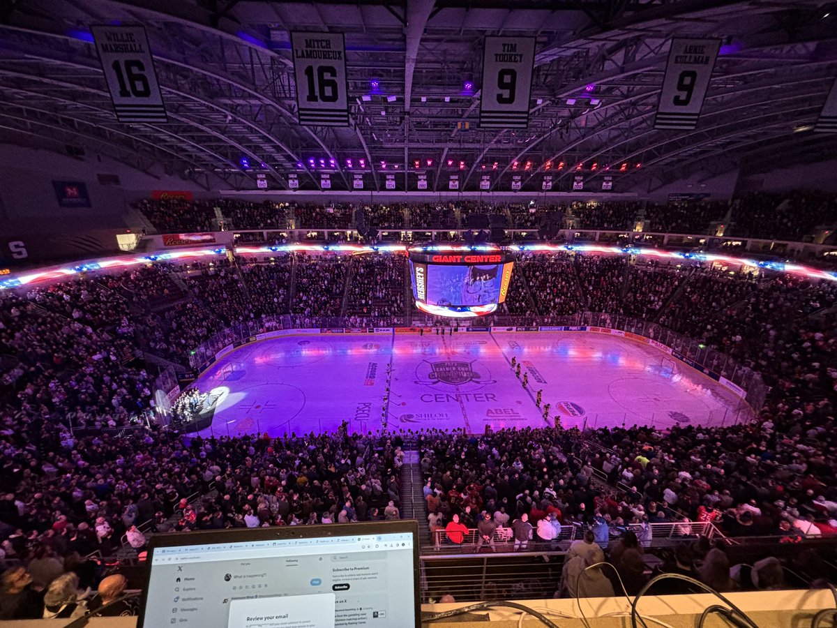 zackfisch's tweet photo. Full house! Nothing better than a Saturday night @TheHersheyBears game! All-Stars Stevenson vs Blomqvist in net. https://t.co/82KRG8h3F0