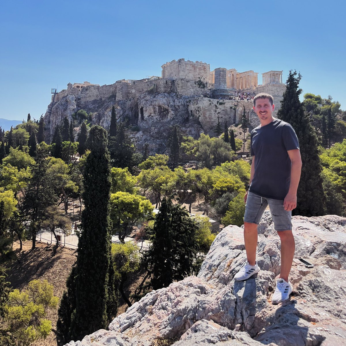 Platanico's tweet photo. “La ignorancia de los hombres no les exime de la responsabilidad de sus acciones” #Justicia #Areópago #Atenas #Grecia ⛰️🏛️⚖️🇬🇷 https://t.co/U44LVi6gzO