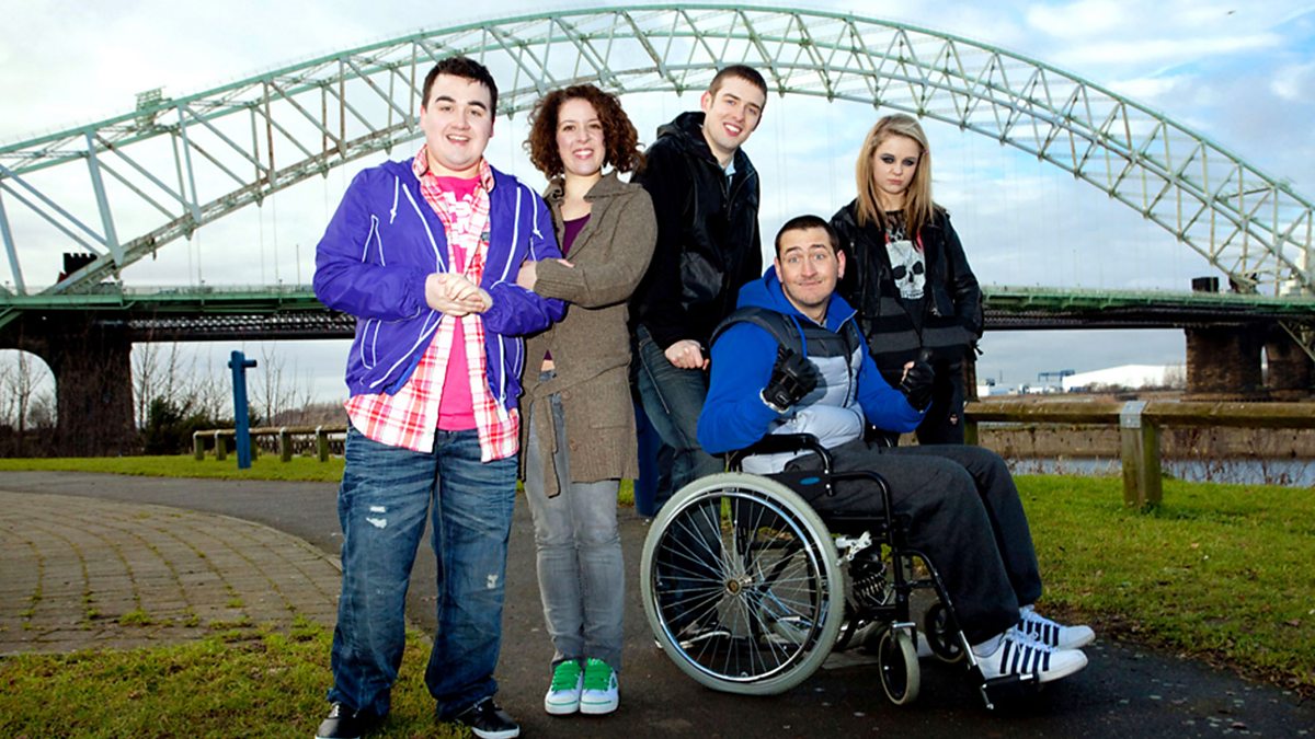 AndyGibsonTV's tweet photo. Who remembers TWO PINTS OF LAGER &amp; A PACKET OF CRISPS on the @BBC?
Think FRIENDS but British and a lot ruder.
Even my Grandma found it amusing.
This was essential viewing during @BBCThree's original run.
#TwoPints #TwoPintsOfLagerAndAPacketOfCrisps
@KatkinDrysdale @SheridanSmith1 https://t.co/k1KaFhG6d0