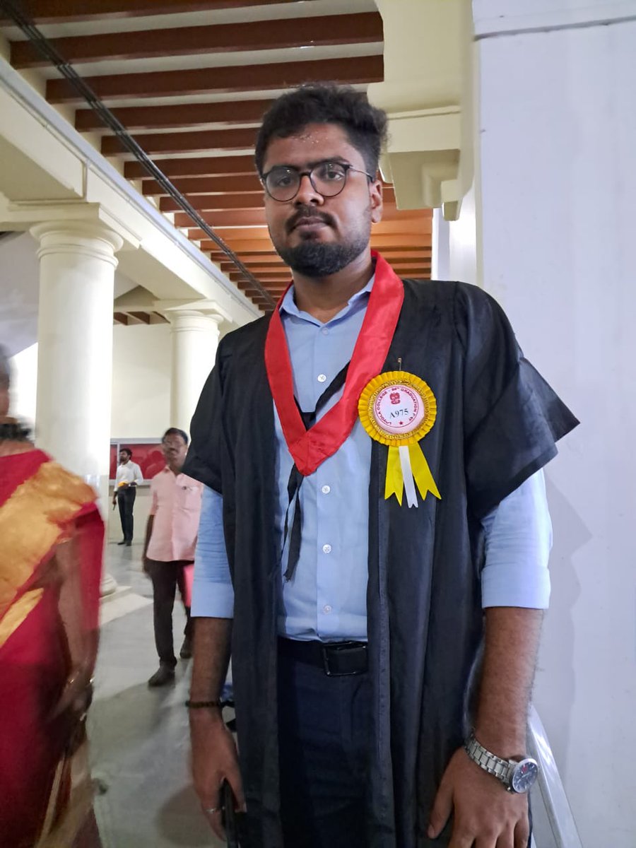 UlaguNathan5's tweet photo. ஈசன் அருளால் எனது சகோதரி மகன் எனது அன்பு மருமகன் ப. சூர்யநாராயணன் இளங்கலை பட்டம் பெற்ற மகிழ்வான தருணம்.... நல்வாழ்த்துக்கள் வாழ்க வளமுடன் https://t.co/YImnLsjOm7
