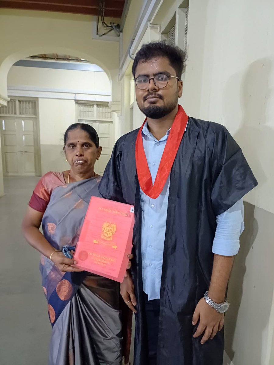 UlaguNathan5's tweet photo. ஈசன் அருளால் எனது சகோதரி மகன் எனது அன்பு மருமகன் ப. சூர்யநாராயணன் இளங்கலை பட்டம் பெற்ற மகிழ்வான தருணம்.... நல்வாழ்த்துக்கள் வாழ்க வளமுடன் https://t.co/YImnLsjOm7