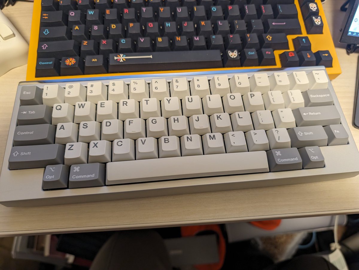 eegozilla_eg's tweet photo. Mode Design Tempoが来たので組み立てた。
このデザインはスイッチ静音じゃないほうが雰囲気が出る気がする
#modedesign #Tempo https://t.co/GlRuexDBIX
