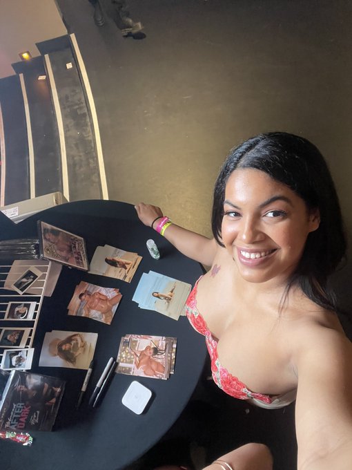 Had lots of fun at @x3expo this year! Thank you to everyone that said hello &amp; bought merch 💜💜 https://t<a class="tags" target="_blank" title="On Twitter" href="/?out=eyJ0eXAiOiJKV1QiLCJhbGciOiJIUzUxMiJ9.eyJpYXQiOjE3MjIxMjQ5ODYsImlzcyI6InR3cG9ybnN0YXJzLmNvbSIsIm5iZiI6MTcyMjEyNDk4NiwiZXhwIjoxNzUzNjYwOTg2LCJyZWRpcmVjdF91cmwiOiJodHRwczovL3R3aXR0ZXIuY29tL3gzZXhwbyJ9.EeHf8N5UcWCpibIo8Lk-t3L-t2_PzaS500NCzT9a9B0HpXhrAZYStCvcWq0UkfrF3KZ39pFevyA2M9cGA7LlkA">@x3expo</a><a href="/tag/mvsales"class="tags"><span>#mvsales</span></a>